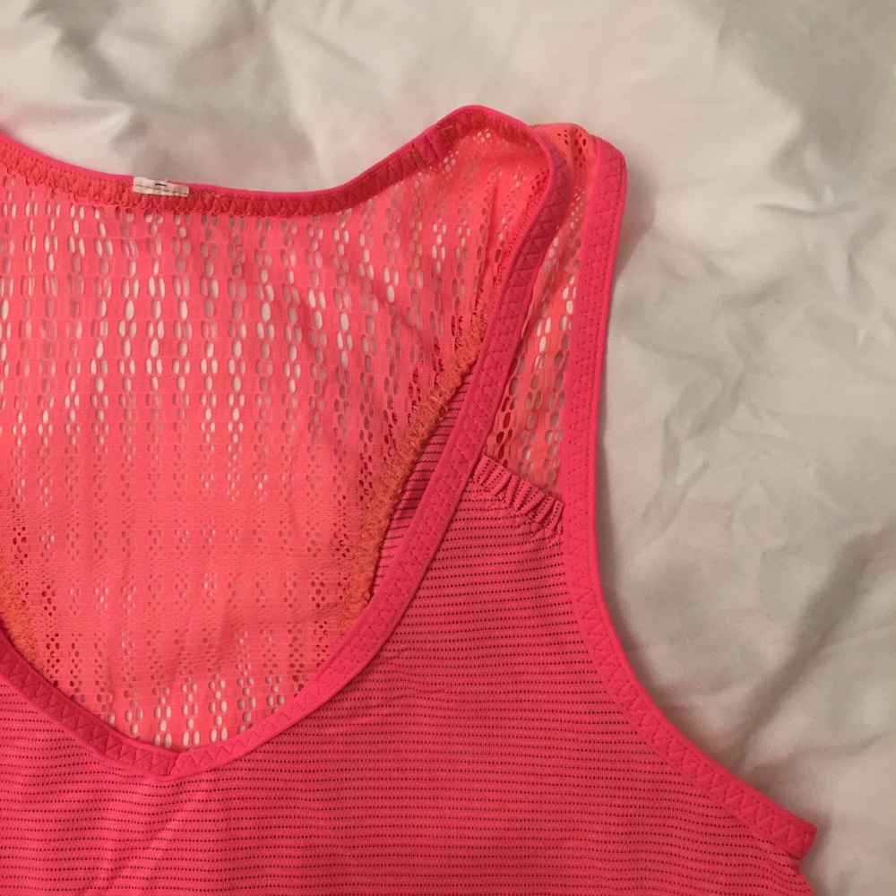 Lululemon tank - Picture 3 of 6